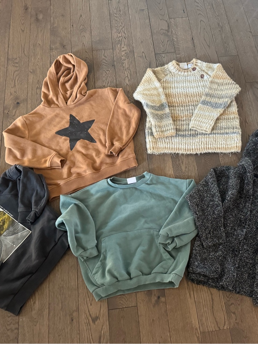 Zara Tan Star Hoodie & Green Crew Sweatshirt Set